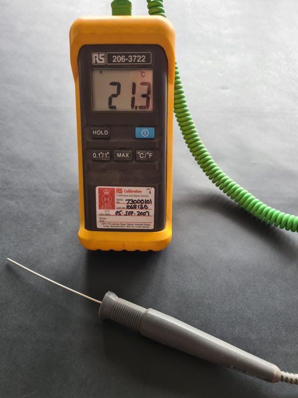 USED Pro RS51 Digital Thermometer K Type Input